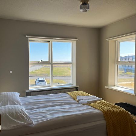 Guesthouse Hvammur By The Harbour Hofn Bagian luar foto