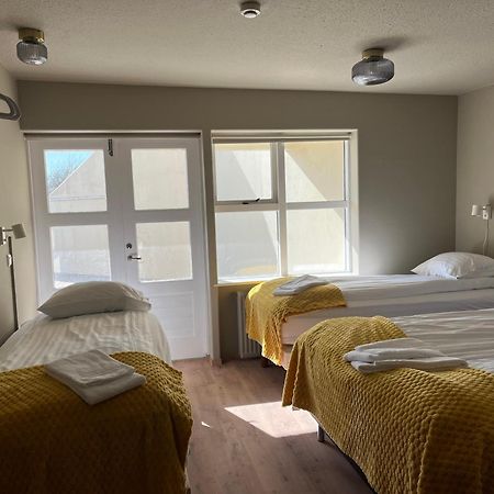 Guesthouse Hvammur By The Harbour Hofn Bagian luar foto