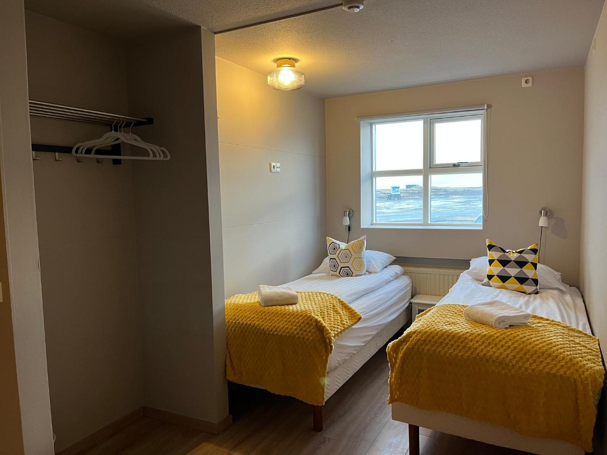 Guesthouse Hvammur By The Harbour Hofn Bagian luar foto